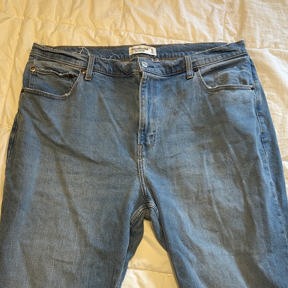 Abercrombie & Fitch Relaxed Fit Light Blue Jeans